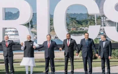 مصطفى مدبولي يوضح تفاصيل الصورة المثيرة مع رئيس وزراء إثيوبيا