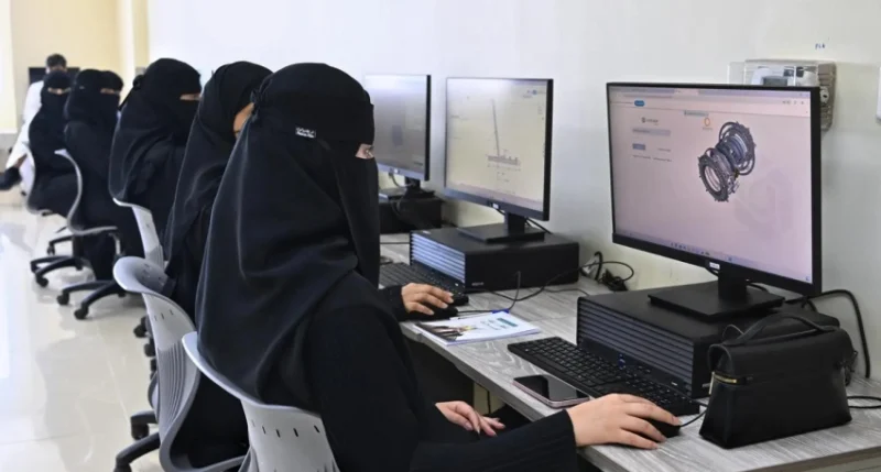 معسكر التصنيع الرقمي يجذب 100 متدرب لتطوير مهاراتهم في مجال الذكاء الاصطناعي.