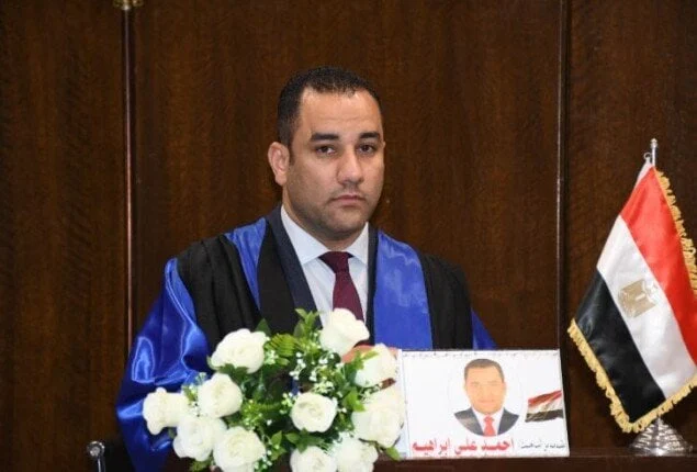 مناقشة دكتوراه حيوية بين وزيران ومحافظ لعضو مجلس نواب