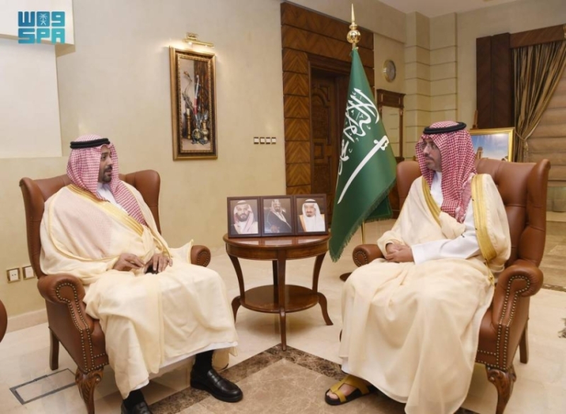 مُحافظ جدة يستعرض جهود التوظيف