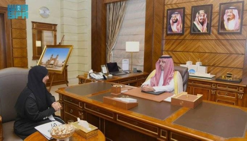 مُحافظ جدة يستعرض خدمات جمعية مراكز الأحياء
مُجموعة واسعة من برامج جمعية مراكز الأحياء تحت نظر مُحافظ جدة
مُحافظ جدة يتفقد أنشطة جمعية مراكز الأحياء
جمعية مراكز الأحياء تبرز خدماتها أمام مُحافظ جدة
أداء جمعية مراكز الأحياء محور اهتمام مُحافظ جدة