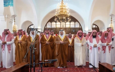 نائب أمير الرياض يشارك في صلاة الجنازة على عبدالرحمن الشثري