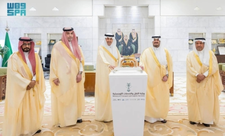 نائب أمير الرياض يطلق بستة مشاريع طرق جديدة في المنطقة بتكلفة 380 مليون ريال.
