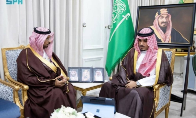 نائب أمير نجران يُبرز أهمية جهود فرع الهلال الأحمر في تعزيز الخدمات الإسعافية والتوعوية