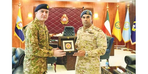 نائب رئيس الأركان والملحق العسكري الباكستاني يتناولان قضايا مشتركة