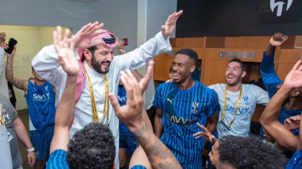 نجوم الهلال يتلقون مكافأة استثنائية بعد الفوز على مانشستر سيتي