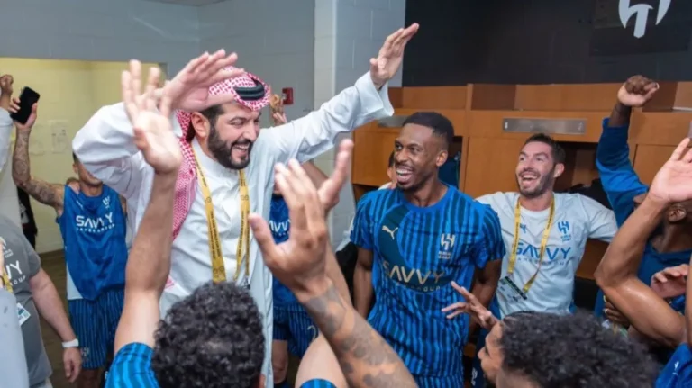 نجوم الهلال يتلقون مكافأة استثنائية بعد الفوز على مانشستر سيتي