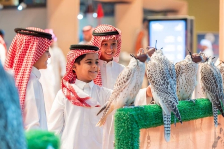 نخبة سلالات الصقور تحلّق في سماء الرياض يوم 5 أغسطس القادم.