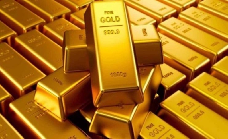 هبوط الذهب وسط تفاؤل بمفاوضات التجارة وتراجع الدولار يخفف من حجم الخسائر.