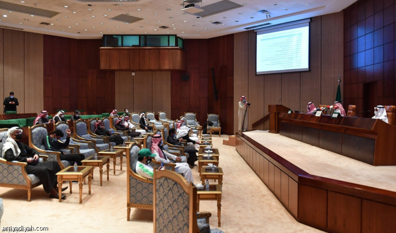 وزارة الرياضة تحيل لجنة الاستدامة المالية إلى رابطة المحترفين لتعزيز التعاون المستدام.