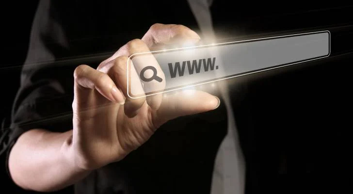وزارة العمل توقف أنظمتها الإلكترونية لفترة محددة