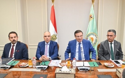 وزراء يبحثون تطوير زراعة قصب وبنجر السكر