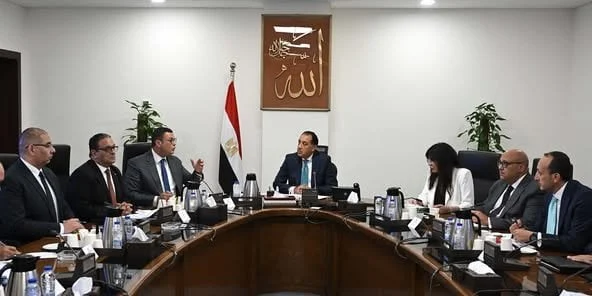 وزير الإسكان يعلن تسليم 899 وحدة سكنية لموظفي العاصمة الإدارية