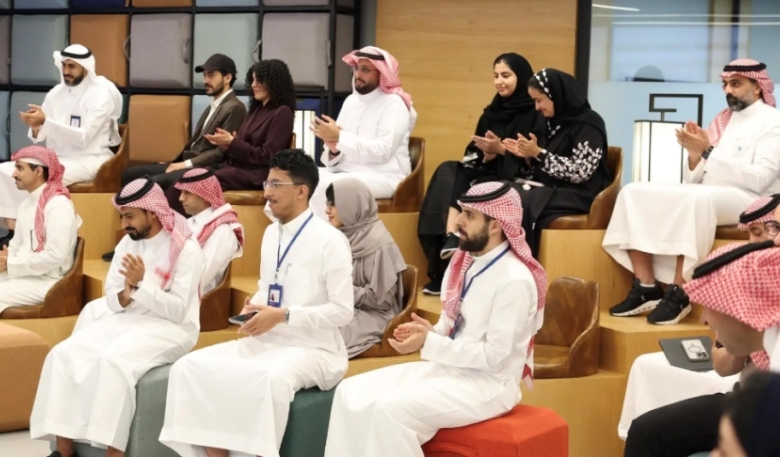 وزير الاتصالات يحضر مناقشة الرياديين حول تسريع الابتكار باستخدام الذكاء الاصطناعي