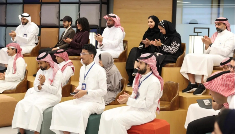 وزير الاتصالات يحضر مناقشة الرياديين حول تسريع الابتكار باستخدام الذكاء الاصطناعي