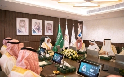 وزير البلديات والإسكان يناقش مع رجال الأعمال في الأحساء تحديات القطاع البلدي.