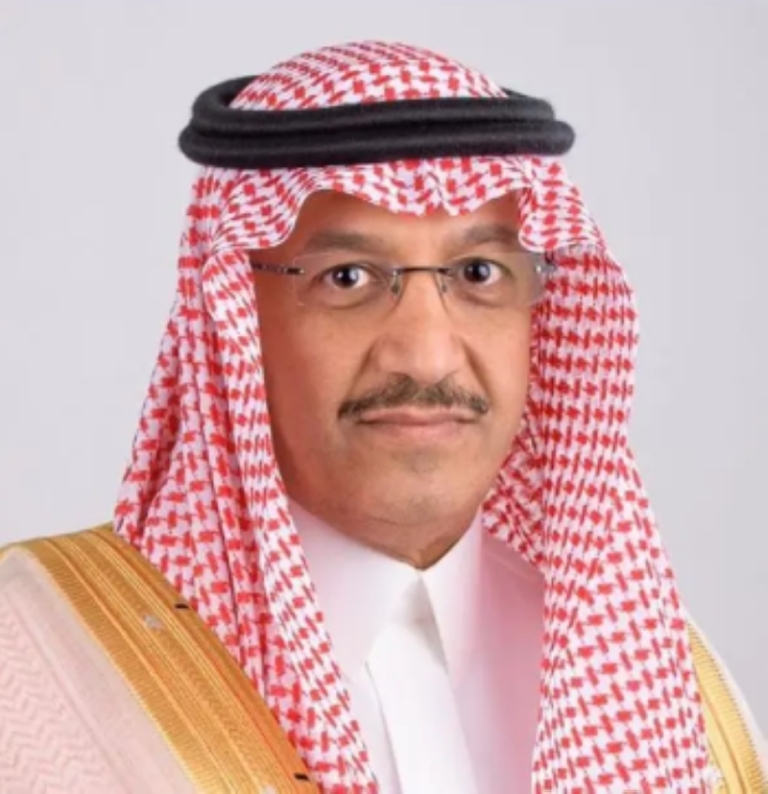 وزير التعليم يجتمع مع الرؤساء التنفيذيين للقطاعين المصرفي والمالي لمناقشة التعاون.