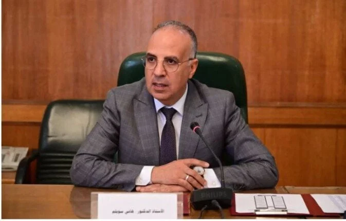 وزير الري يناقش خطوات تطوير إدارة المياه