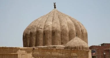 وزير السياحة يفتتح قبتي يحيى الشبيه وصفي الدين جوهر بعد ترميمهما