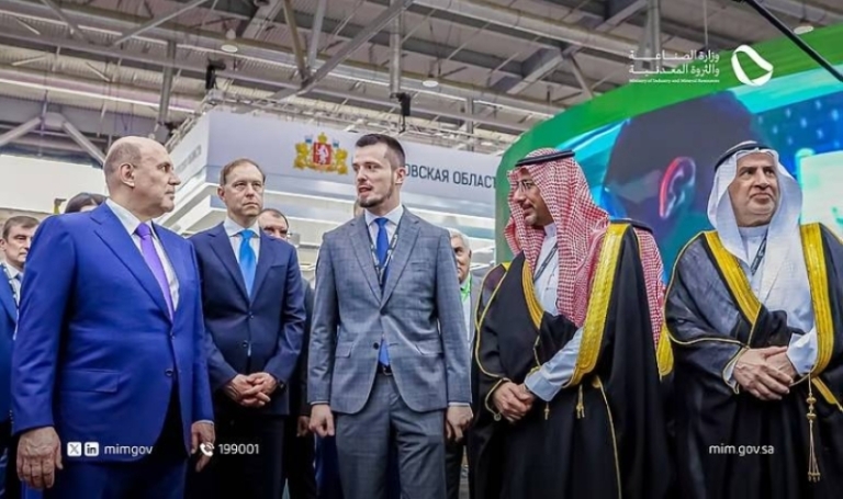 وزير الصناعة الروسي: المملكة تعد مركزًا عالميًا لجذب الاستثمارات والاستثمارات الأجنبية.