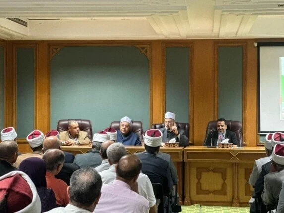 وكيل الأزهر يحدد ضوابط تصحيح أوراق إجابات طلاب الثانوية