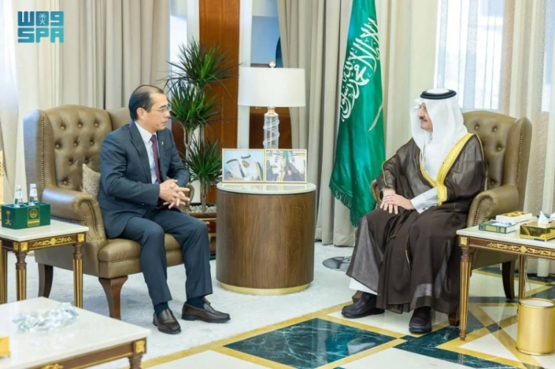 أمير المنطقة الشرقية يستعرض المشاريع الحالية لمجموعة الطاقة الدولية الصينية في زيارته.