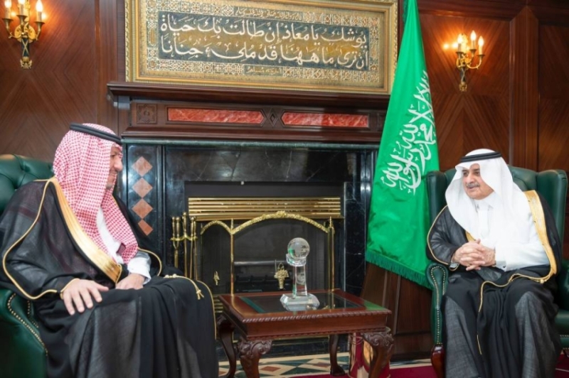 أمير تبوك يؤكد: القيادة تهتم بتعزيز قيم النزاهة والشفافية