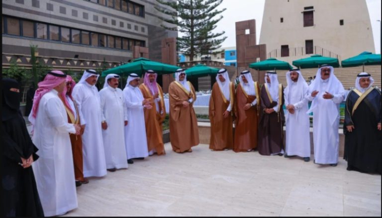 أمير عسير يتعاون مع الحقيل لتعجيل تنفيذ المشاريع البلدية والإسكانية