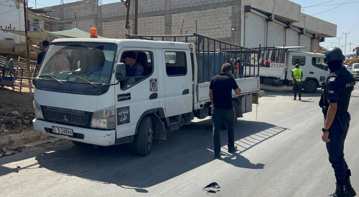 إزالة المخالفات تبدأ في "شارع المزارع" ببلدية إربد الكبرى