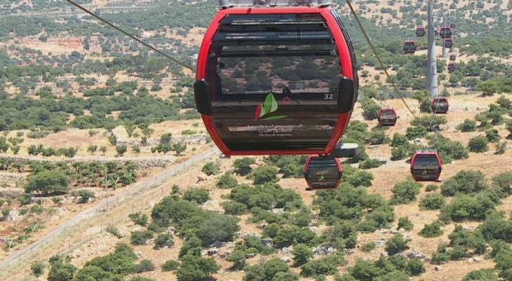 إقبال كبير على قلعة عجلون وموقع التلفريك في عطلة الجمعة