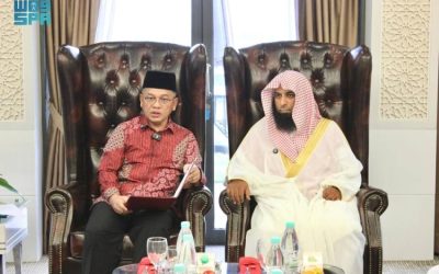 استقبال إمام الحرم النبوي من قبل وزير الدين الماليزي