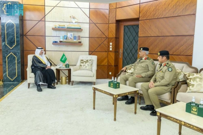 استقبال الأمير سعود بن نايف لقائد قوة أمن المنشآت بالشرقية بعد تكليفه
