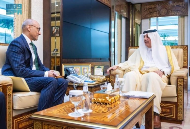 استقبال سفير باكستان لدى المملكة من قبل نائب وزير الداخلية المُكلَّف