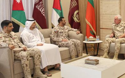 استقبال قائد العمليات الإماراتي من قبل رئيس الأركان المشتركة  
ترحيب حار من رئيس هيئة الأركان المشتركة لقائد العمليات الإماراتي  
رئيس الأركان المشتركة يلتقي قائد قوة العمليات المشتركة الإماراتية  
زيارة قائد العمليات المشتركة الإماراتية لرئيس هيئة الأركان المشتركة