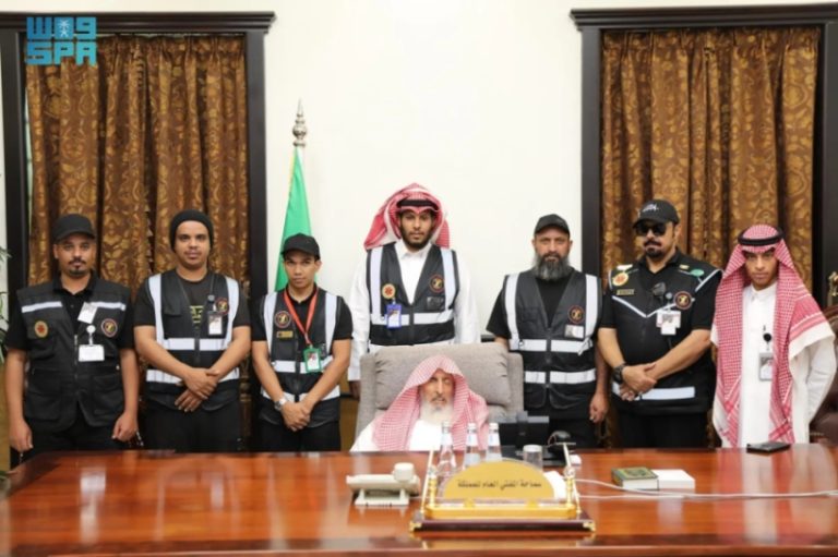 استقبال مفتي عام المملكة لرئيس جمعية الصاعقة للبحث والإنقاذ