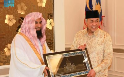 استقبال مميز لنواب ماليزيا لإمام الحرم النبوي