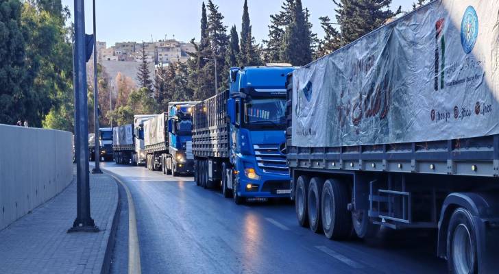 اعتداءات المستوطنين لا تمنع 26 شاحنة مساعدات أردنية من دخول غزة
