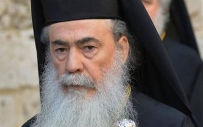 البطريرك ثيوفيلوس ينتقد تجميد حسابات الكنيسة ويثني على الوصاية الهاشمية كـ "صمام أمان"