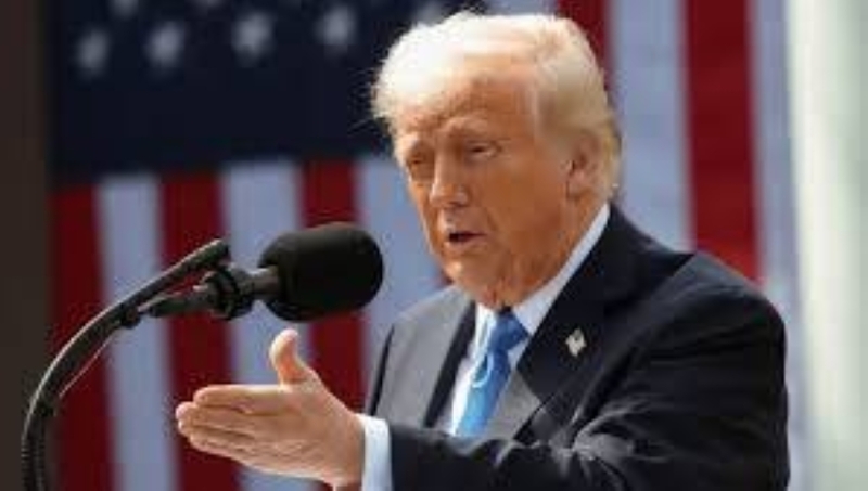 الرئيس الأمريكي يرفع الرسوم الجمركية على العديد من الدول بشكل جديد.