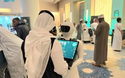 الروبوتات التفاعلية تقدم خدماتها لزوار "مسابقة الملك عبدالعزيز"