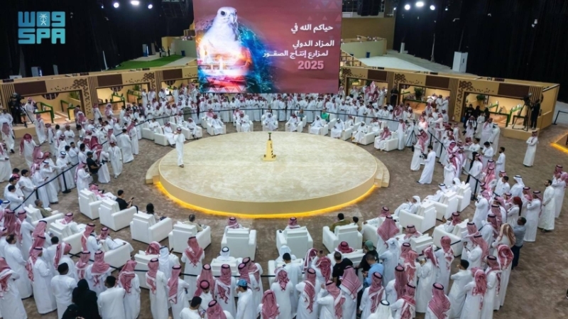 المزاد الدولي لمزارع إنتاج الصقور: منصة عالمية تعزز الشراكات بين المنتجين والصقارين.