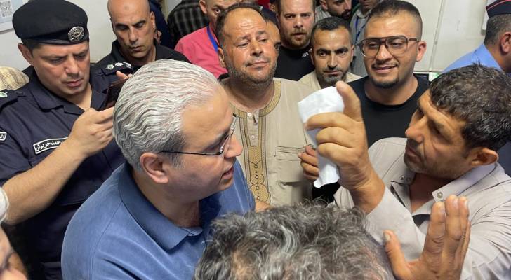 المولدات الاحتياطية تعمل بكفاءة في مستشفى الزرقاء الحكومي وفق وزير الصحة