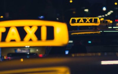 انتهاء عصر "التاكسي الأصفر"؟ مطالبات متزايدة بنظام جديد يواكب التطبيقات الذكية لإنقاذ القطاع