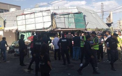 بلدية معان تطلق حملة لإزالة البسطات العشوائية ويعبر مواطنون عن قلقهم من التعديات على الطرق