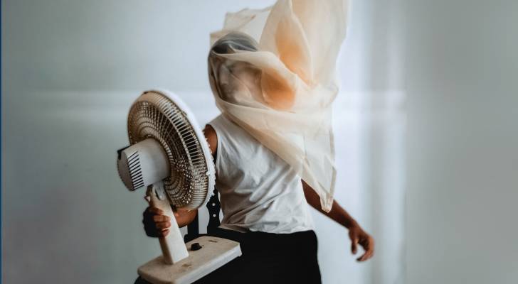 ترشيد استهلاك الكهرباء ضرورة وطنية لضمان استمرارية الطاقة في ذروة الاستخدام
توفير الطاقة باتجاه واجب وطني لمواجهة ساعات الذروة
استمرارية التزويد تتطلب ترشيد استهلاك الكهرباء في أوقات الذروة
واجب وطني: ترشيد استهلاك الكهرباء خلال ساعات الذروة لضمان الاستمرارية