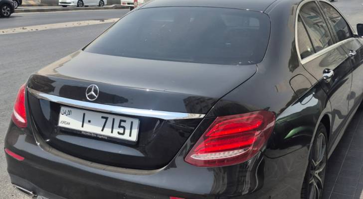 تسجيل مركبة جديدة تحمل لوحة بالترميز المعاصر في شوارع عمان
