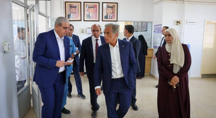 تفقد رئيس الوزراء مركز صحي محيّ الأولي في الكرك ووجه بتطويره