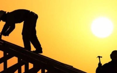 تكثيف التفتيش على مواقع العمل المكشوفة خلال موجة الحر من قبل "العمل"