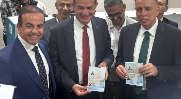 جواز السفر الإلكتروني في الأردن يدخل عصره الجديد بحضور الفراية وسميرات