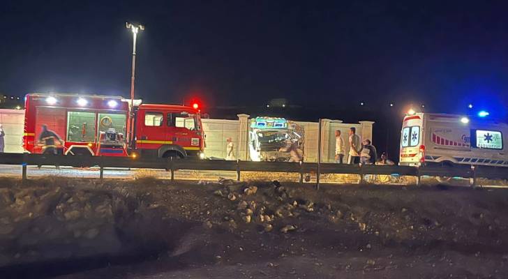 حادث تصادم مروع: إصابات في تصادم بين مركبتين على شارع الـ100